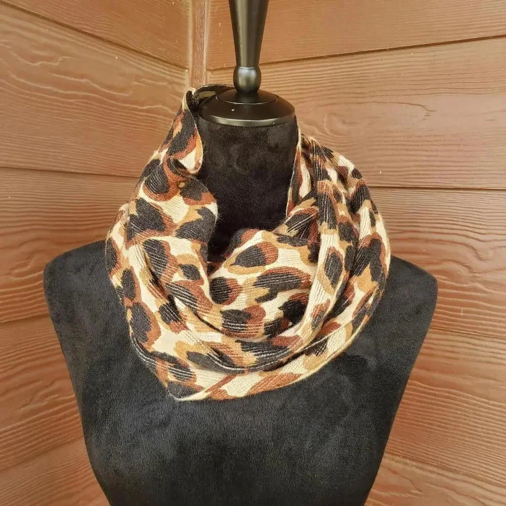 Liz Claiborne Leopard Print Infinity Scarf One Size 100% Acrylic NWOT